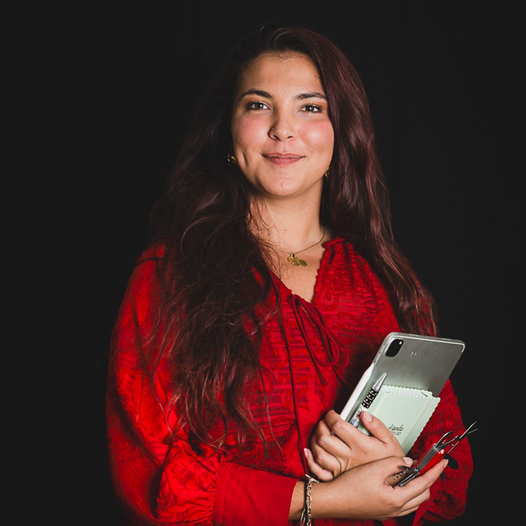 Maïtena Gesse en représentation de la marque MGH, votre assistante professionnelle adapté aux besoins de votre structure.